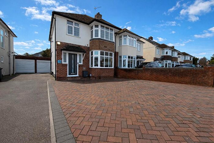 4 Bedroom Semi Detached House For Sale In Swifts Green Road, Putteridge, Luton, Bedfordshire, LU2