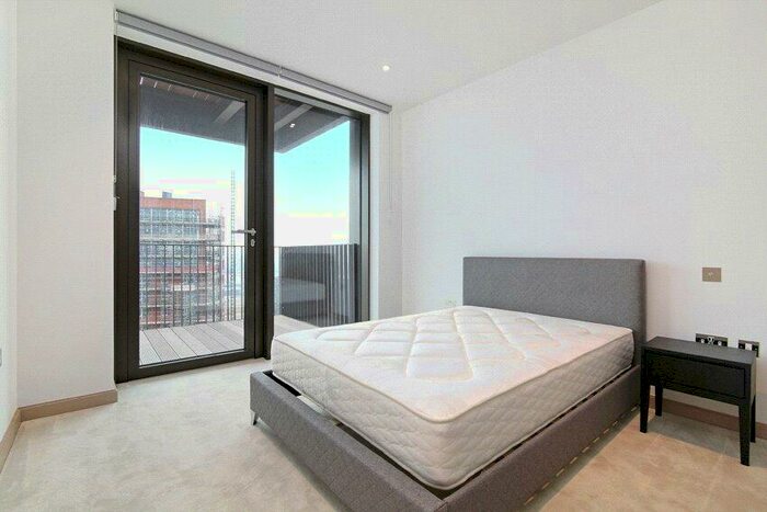 1 Bedroom Apartment To Rent In Legacy Building, Embassy Gardens, Viaduct Gardens, SW11