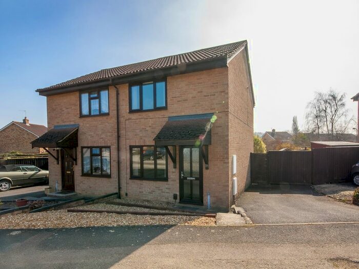 2 Bedroom Semi-Detached House To Rent In Fogwell Road, Botley, Oxford, OX2