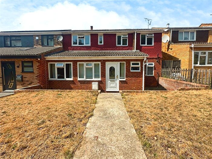 6 Bedroom End Of Terrace House For Sale In Julius Gardens, Luton, Bedfordshire, LU3