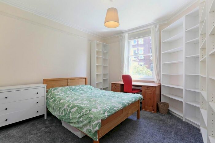 2 Bedroom Flat To Rent In Camberwell New Road, London, SE5