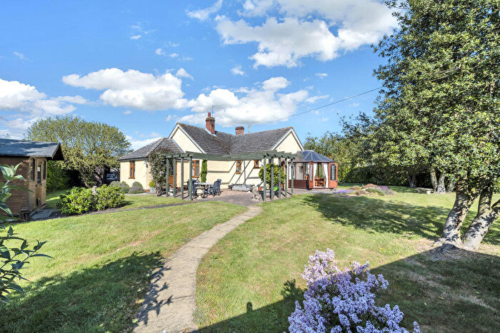 3 Bedroom Detached Bungalow For Sale In The Street, Market Weston, IP22