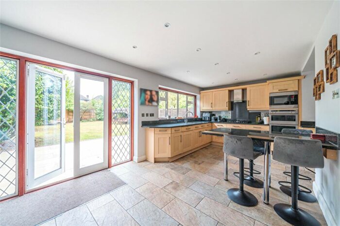 5 Bedroom Detached House For Sale In Bowes Road, Walton On Thames, Surrey, KT12
