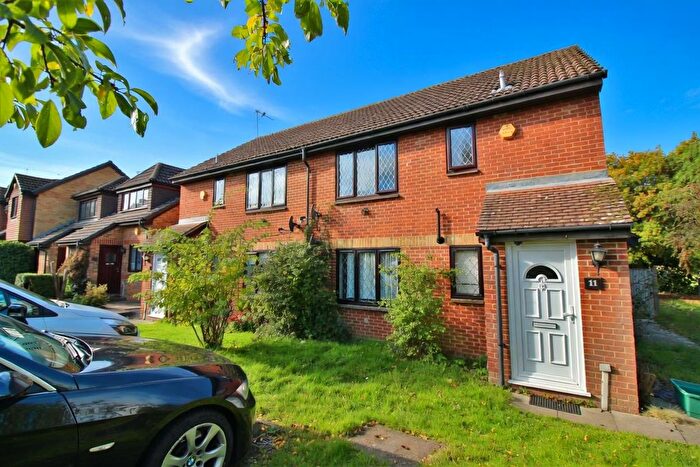 1 Bedroom Maisonette To Rent In Rokes Place, Yateley, GU46