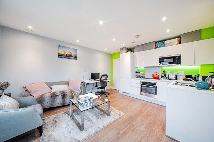 1 Bedroom Flat For Sale In Pipit Drive, London, SW15