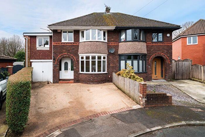 4 Bedroom Semi-Detached House To Rent In Kew Gardens, Farington, PR25