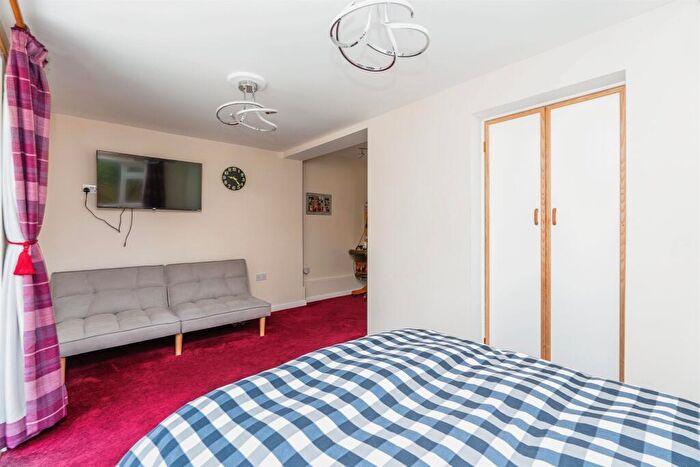 3 Bedroom Detached Bungalow For Sale In Orchard Close, North Baddesley, Southampton, SO52