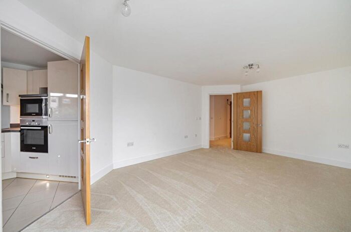 2 Bedroom Flat For Sale In Albion Road, Bexleyheath, DA6