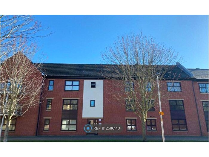 2 Bedroom Flat To Rent In The Approach, Northampton, NN5