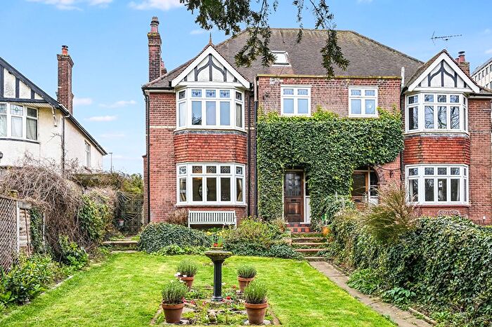 3 Bedroom Semi Detached House For Sale In Riverside, Chelmsford, CM2