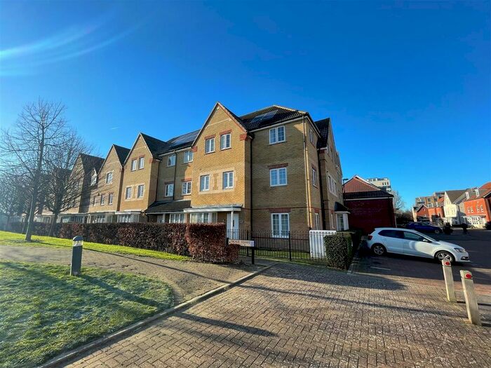 2 Bedroom Flat To Rent In Tagalie Square, Worthing, BN13