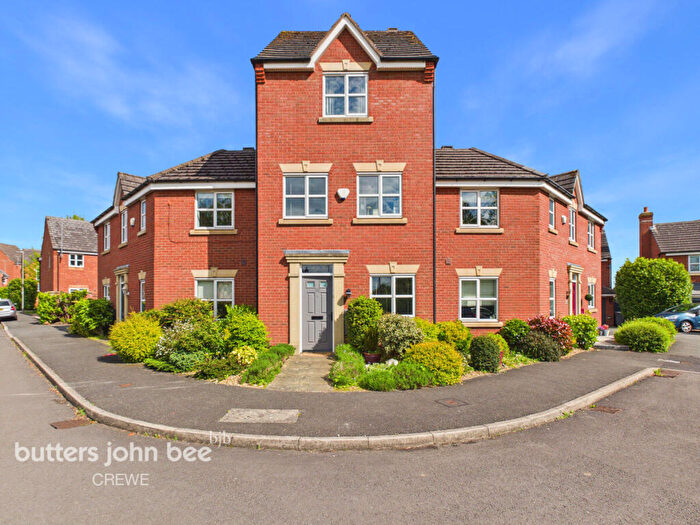 3 Bedroom Town House For Sale In Ursuline Way, Crewe, CW2