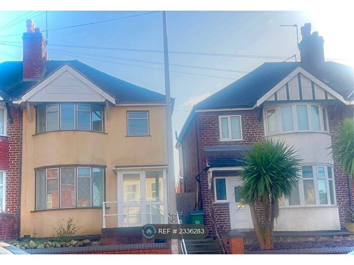 3 Bedroom Semi-Detached House To Rent In Bromford Lane, West Bromwich, B70