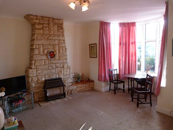 1 Bedroom Flat For Sale In Canterbury Road, Margate, CT9 - Photo 2