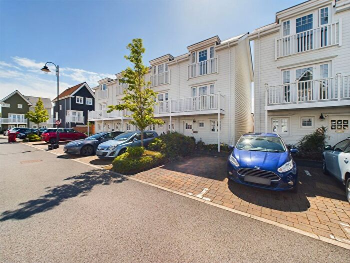 3 Bedroom Semi-Detached House To Rent In Vermont Street, Reading, Berkshire, RG2