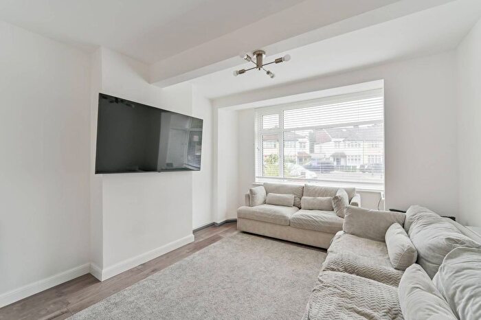 3 Bedroom Property For Sale In Glenister Park Road, Streatham Vale, London, SW16