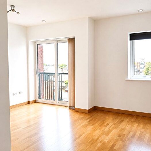 2 Bedroom Flat To Rent In Canon Court, Manor Road, Wallington, Surrey, SM6