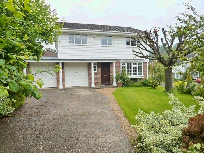 4 Bedroom Detached House To Rent In The Dene, Sevenoaks, TN13
