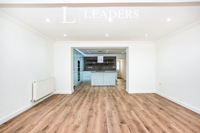 2 Bedroom Apartment To Rent In Clarendon Road, Southsea, PO4