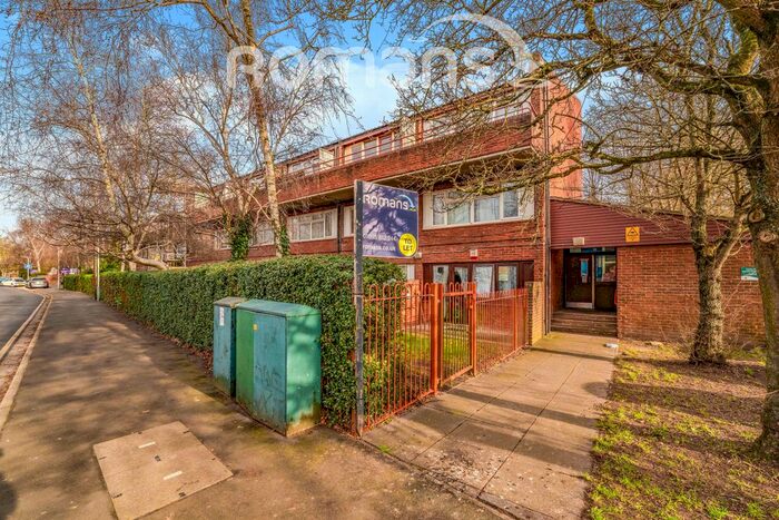 Studio To Rent In Whitehall Road, Uxbridge, UB8