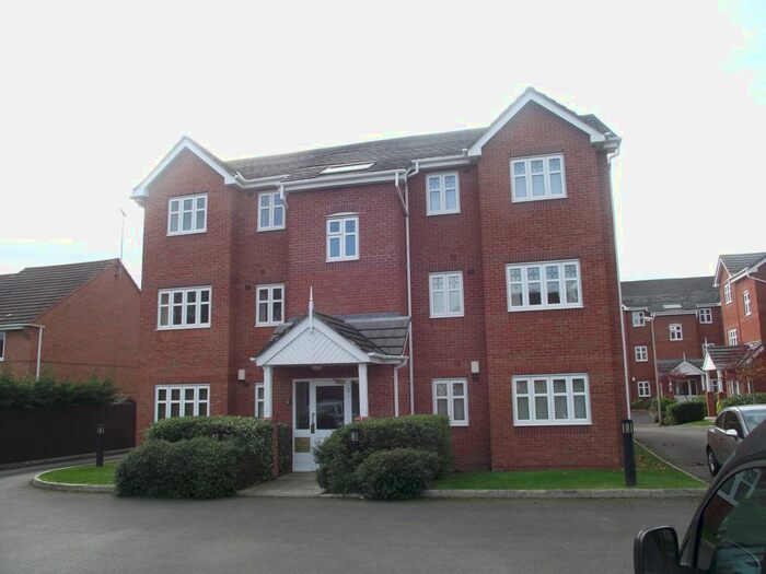2 Bedroom Penthouse To Rent In New Heyes, Neston, Wirral, CH64