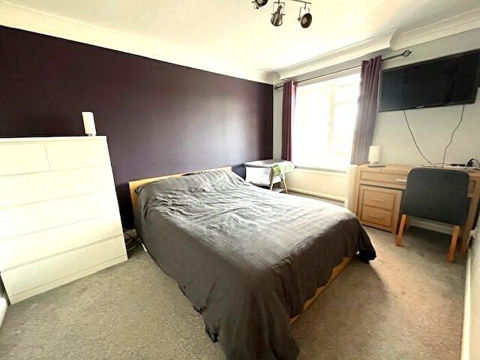 3 Bedroom End Of Terrace House For Sale In Coppice Lane, Selsey, PO20