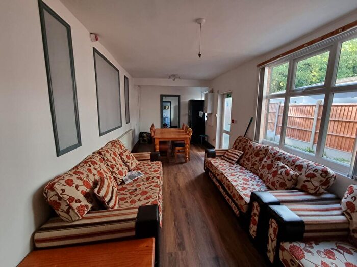 1 Bedroom Semi-Detached House To Rent In Oak Tree Lane, Selly Oak, Birmingham, B29