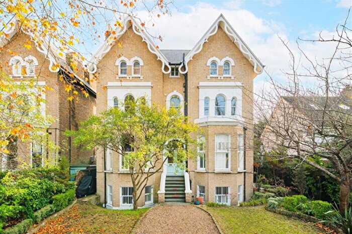 2 Bedroom Flat For Sale In Stratheden Road, Blackheath, SE3