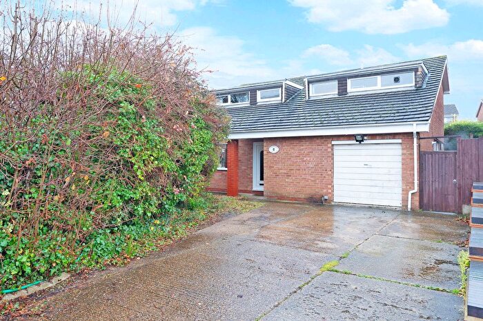 4 Bedroom Detached House For Sale In Larkhill, Rushden, Northamptonshire, NN10