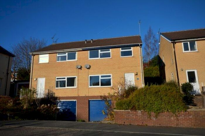 3 Bedroom Semi-Detached House To Rent In Castlewood Drive, Sheffield, S10
