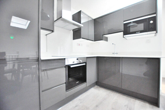 2 Bedroom Apartment To Rent In Hackney Road, London, E2