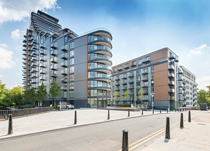 2 Bedroom Apartment To Rent In Park Vista Tower, Wapping Lane, Wapping, London, E1W