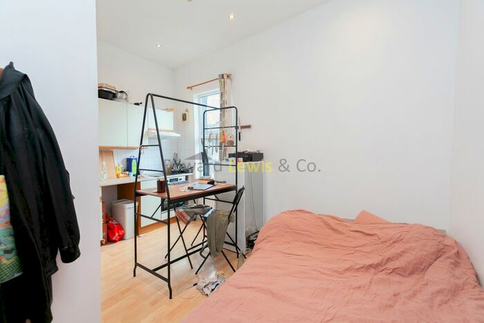 Studio To Rent In Rowhill Road, London, E5