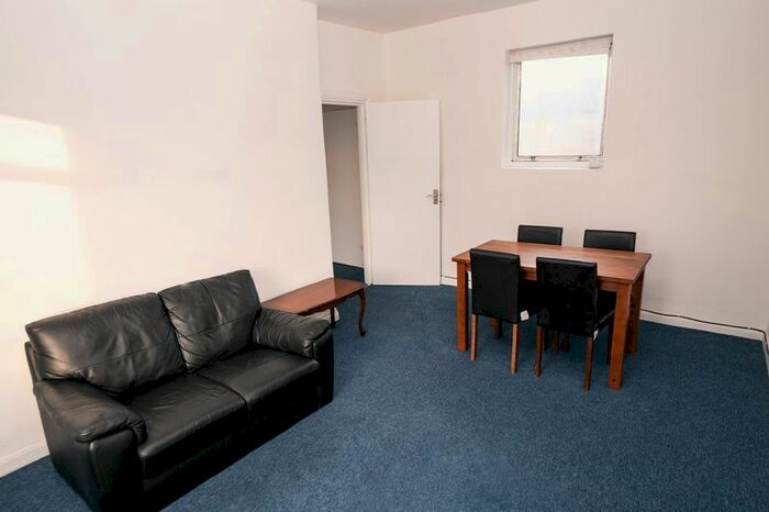 1 Bedroom Flat To Rent In Richmond Way, London, W12