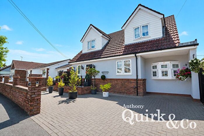 4 Bedroom Detached House For Sale In Delfzul Road, Canvey Island, SS8