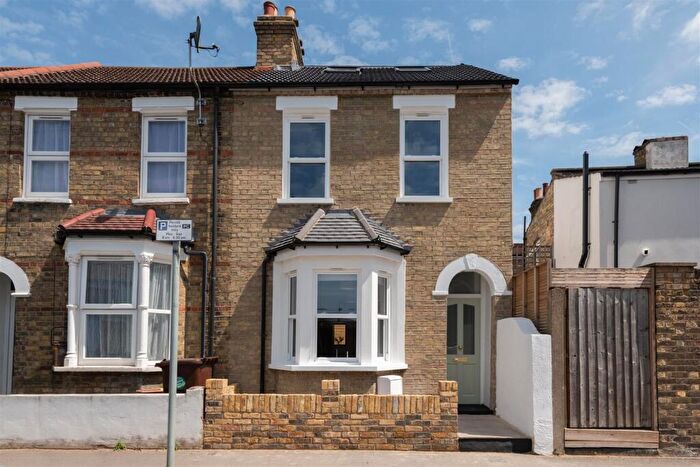 4 Bedroom End Of Terrace House For Sale In Byron Road, Walthamstow, London, E17