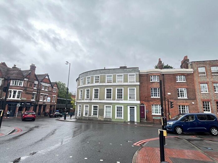 2 Bedroom Apartment To Rent In Castle Street, Reading, Berkshire, RG1