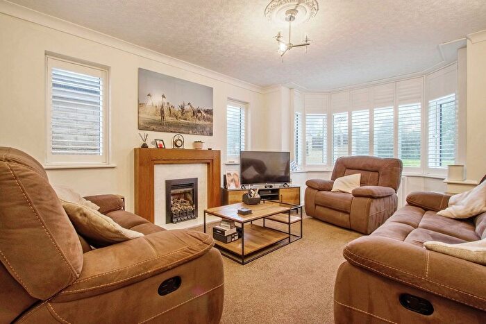 4 Bedroom Detached House For Sale In Standbridge Lane, Wakefield, WF2