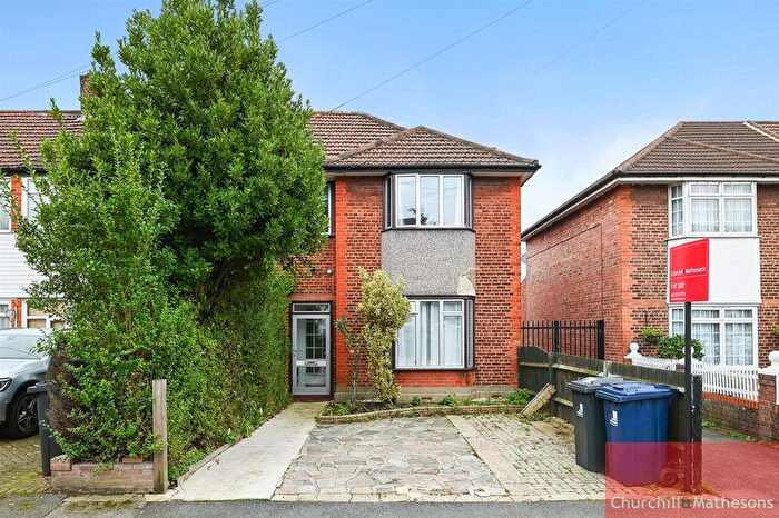 4 Bedroom Semi Detached House For Sale In Braid Avenue, London, W3
