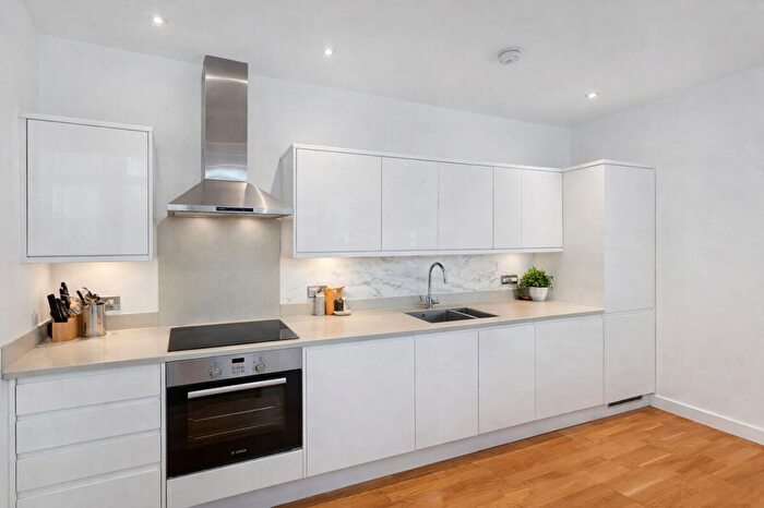 2 Bedroom Flat To Rent In Lansdowne Road, Emerald House, CR0