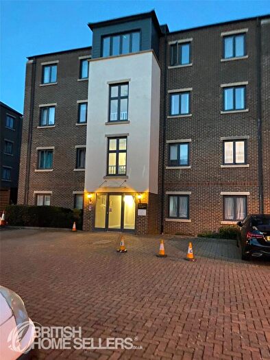 2 Bedroom Apartment For Sale In Searle Drive, Gosport, Hampshire, PO12