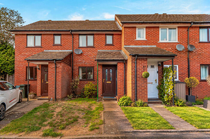 2 Bedroom Terraced House For Sale In Bowerman Close, Kidlington, Oxfordshire, OX5