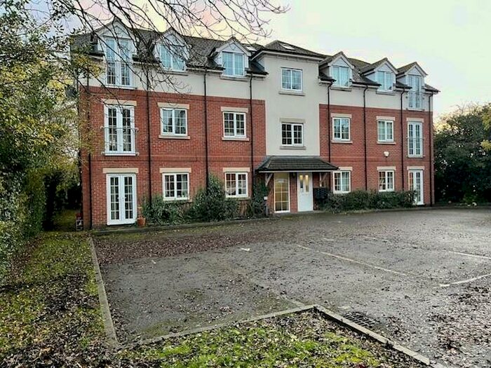 2 Bedroom Flat To Rent In Weston Road, Stafford, ST16