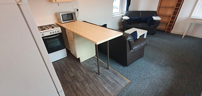 1 Bedroom Flat To Rent In Woodville Court, Woodville Road, Cathays, Cardiff, CF24