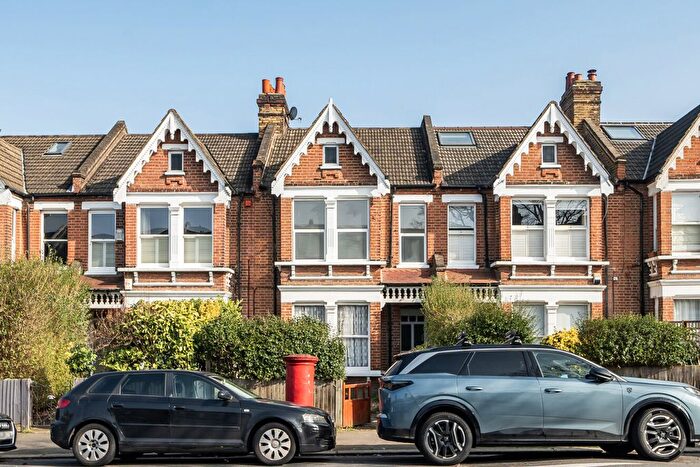 3 Bedroom Flat For Sale In Clive Road, West Dulwich, London, SE21
