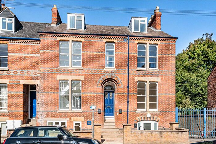 2 Bedroom Penthouse To Rent In Walton Crescent, Oxford, Oxfordshire, OX1