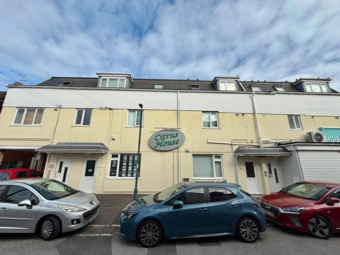 2 Bedroom Flat To Rent In Wimborne Road, Bournemouth, BH9