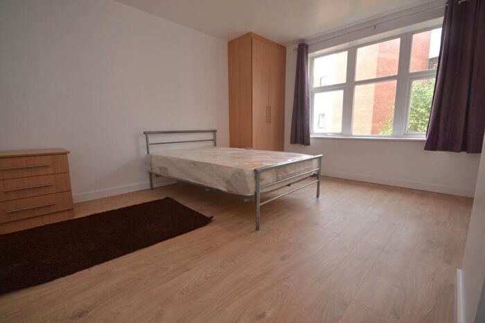 Studio To Rent In London Road, Reading, RG1