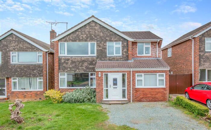 4 Bedroom Detached House For Sale In Westland Road, Cottesmore, Rutland, LE15