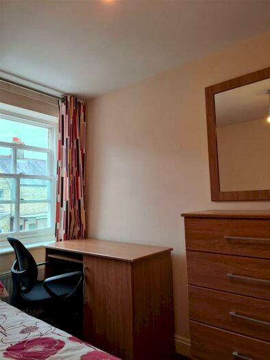 6 Bedroom House To Rent In A Willis Road, Cambridge, CB1